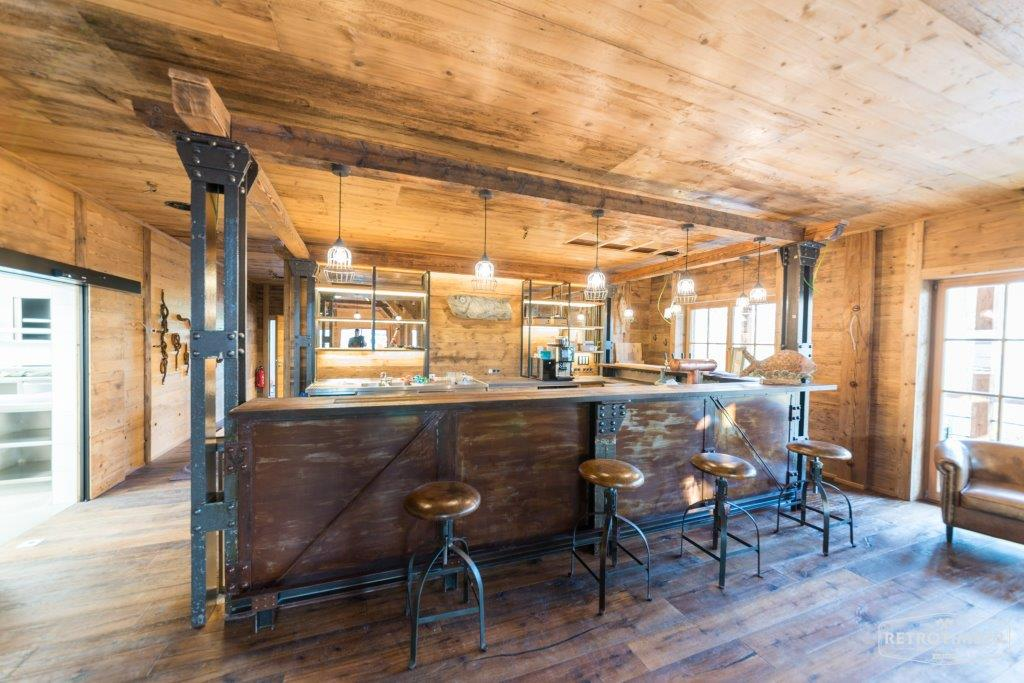 Retrotimer, Lärche, Profilholz, Oberfläche gehackt und gebürstet