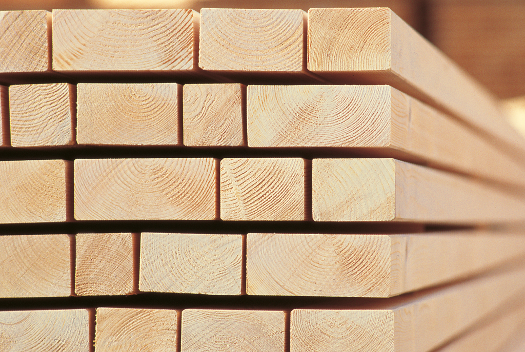 Fichte Konstruktionsholz/Konstruktionsvollholz 4-seitig bzw. 3-seitig gehobelt